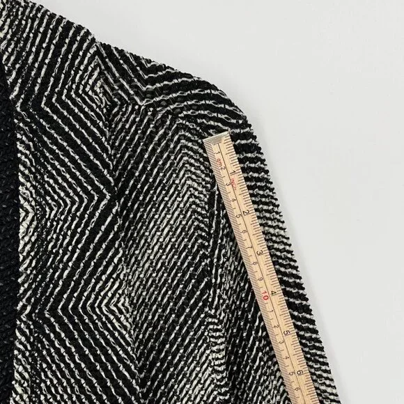 Chicos Travelers Chevron Print Mesh Open Cardigan Size L Black White Lightweight - Picture 9 of 11